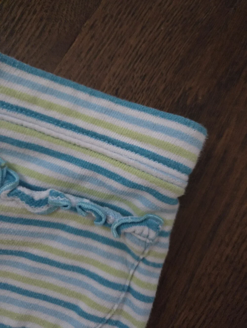 Gymboree Girls 4 Striped Knit Shorts